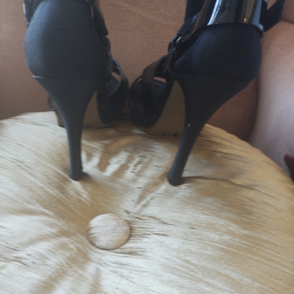 Shoes - Picture 11 of 12